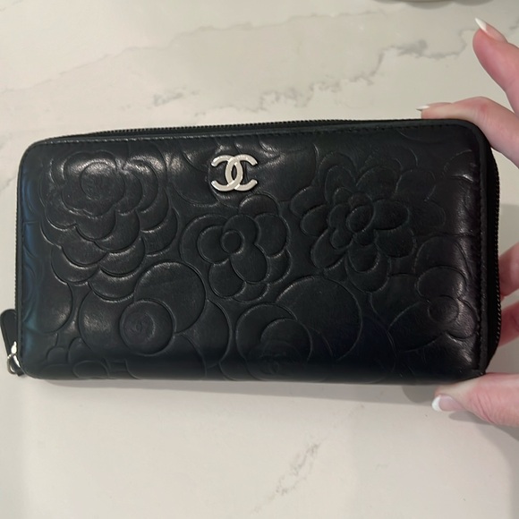 🖤 CHANEL Camillia Zippy Leather Long wallet Black Authentic - Picture 3 of 17